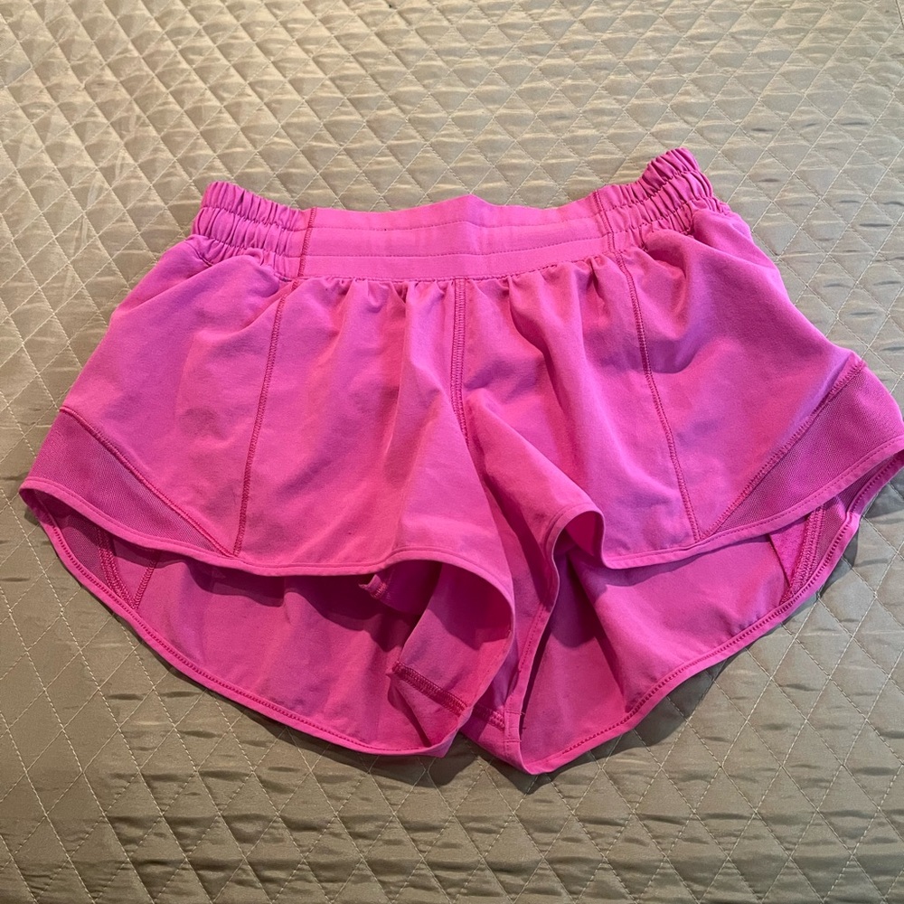 Lululemon sonic pink hotty hot shorts! 2.5” inseam